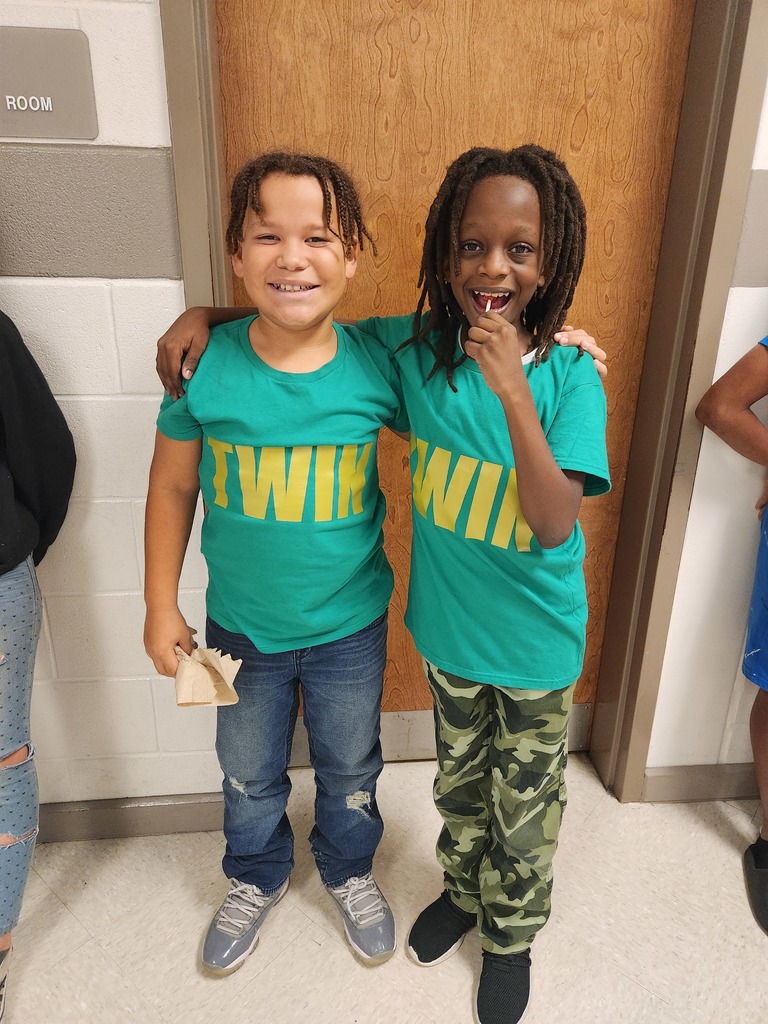 5th Grade Twins